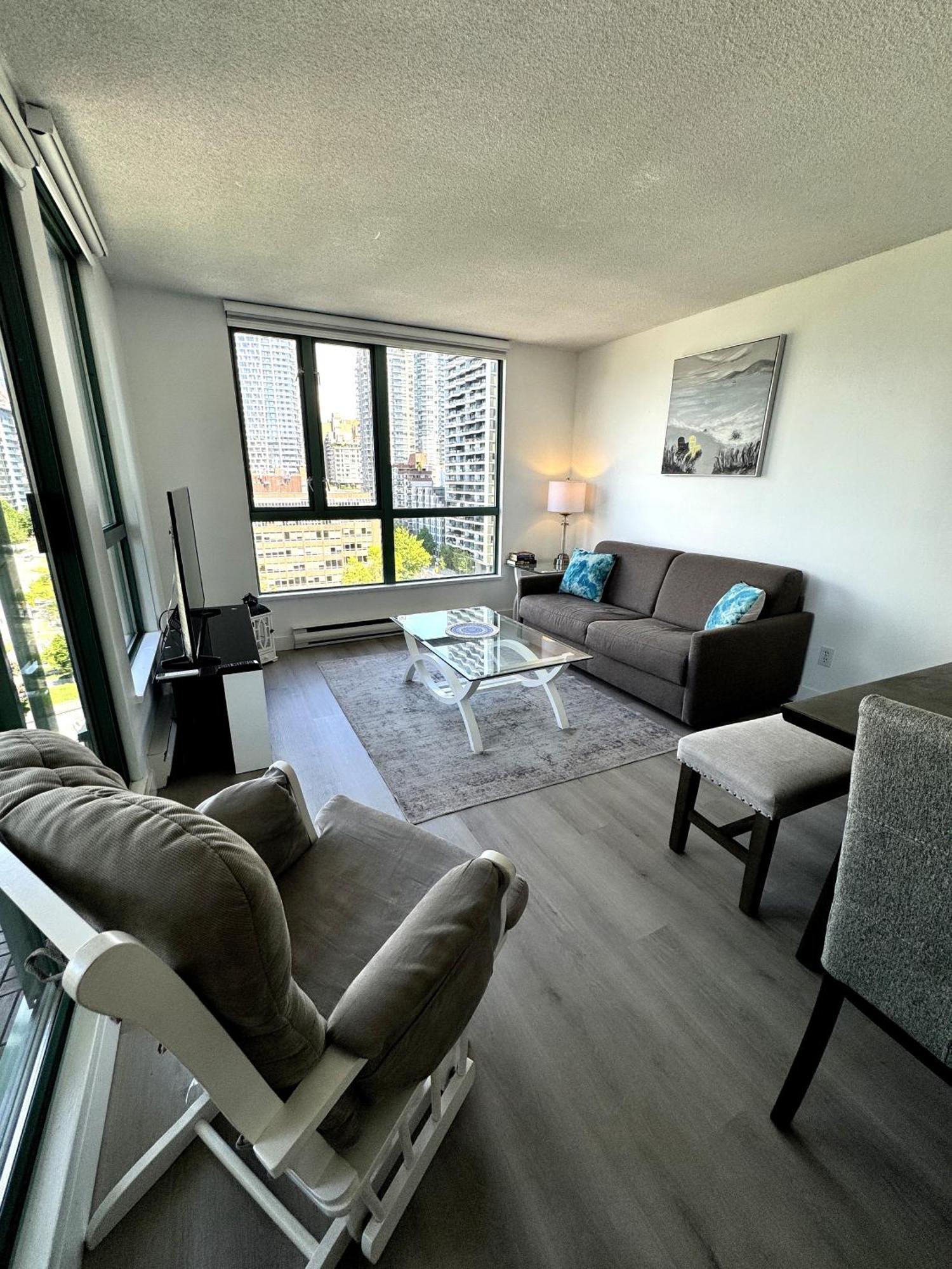 Stunning Ocean Apartment Vancouver Exterior photo
