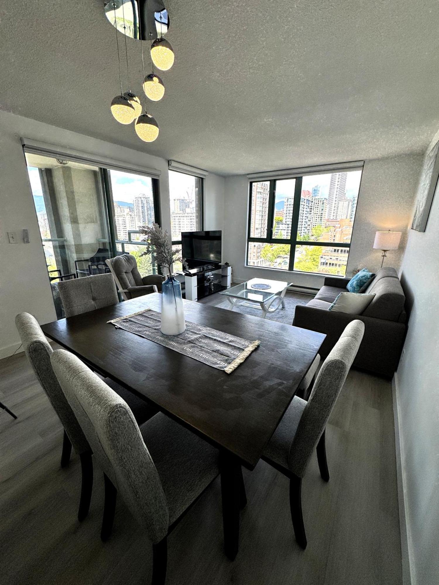 Stunning Ocean Apartment Vancouver Exterior photo